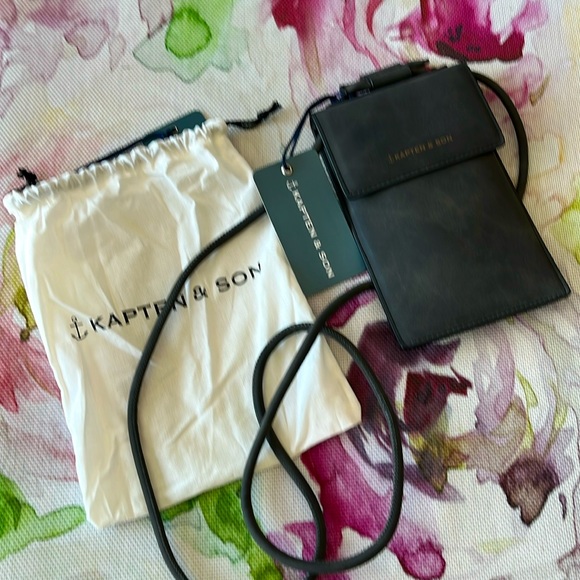 Kapten & Son Cross Body Bag - Picture 1 of 4